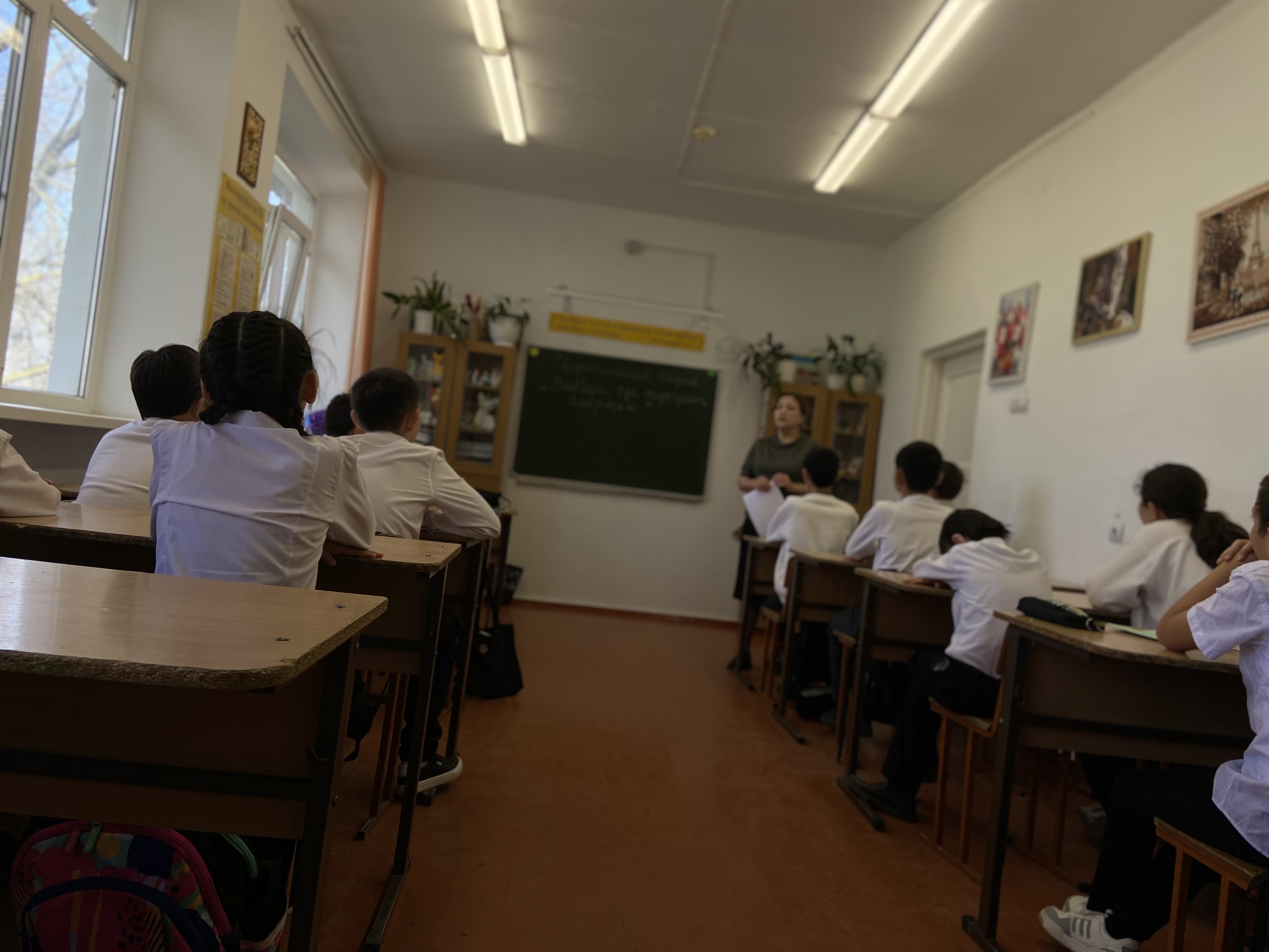 Выступление социального педагога школы перед обучающимся 7 -8 классов.